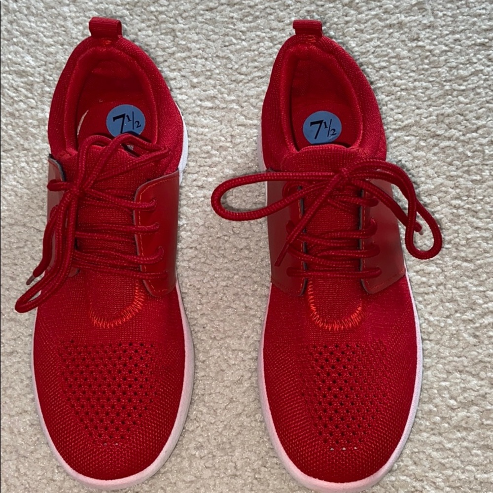 NWT Mia Red Sneakers Size 7.5 Never Worn